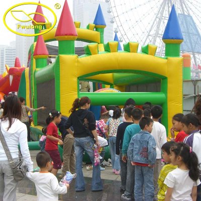 如何巧妙设计游乐场排队区